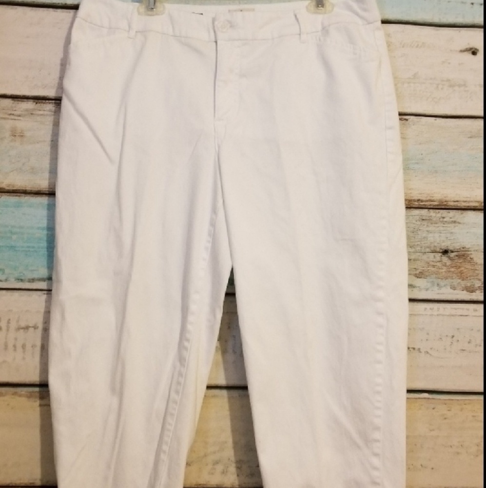 St. John's Bay White Colored Crop Capris